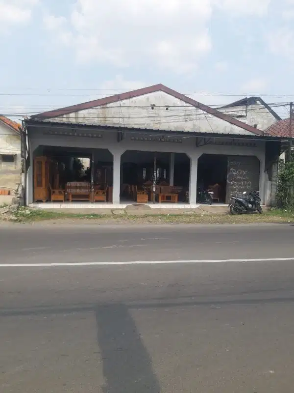 Ruang usaha pinggir jalan raya Karadenan cocok usaha apa aja