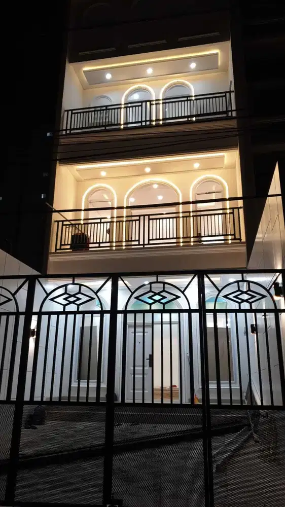 Rumah Meruya Utara 4 Lantai Kavling DKI dekat karang tengah