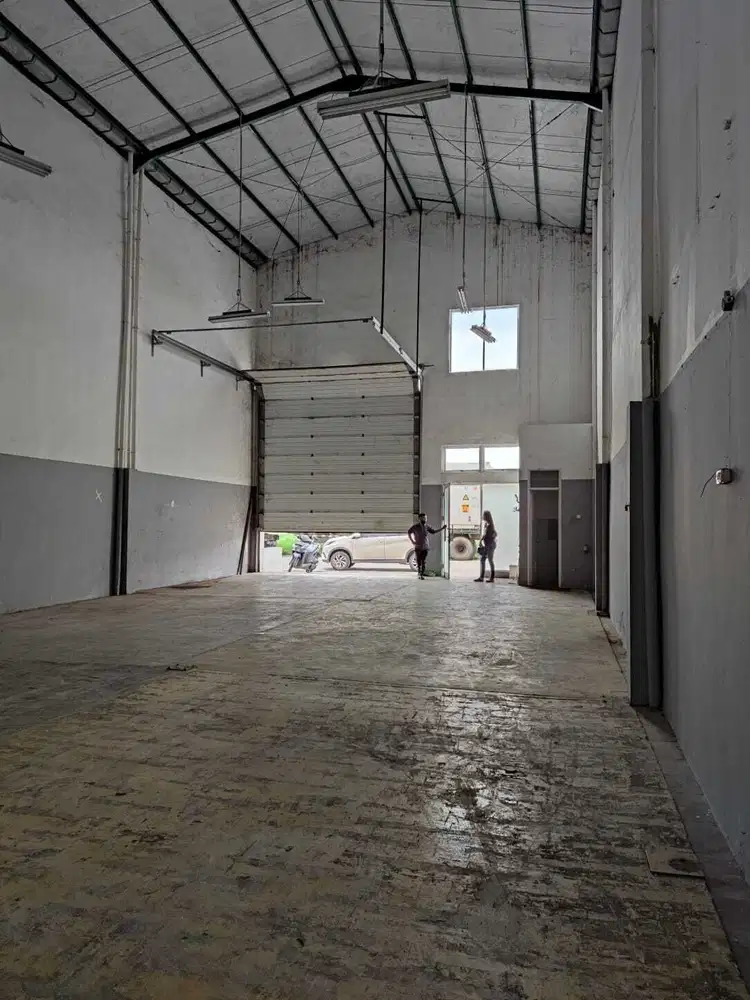 Disewakan gudang di green sedayu Bizpark Cakung 9x24 Jakarta Timur