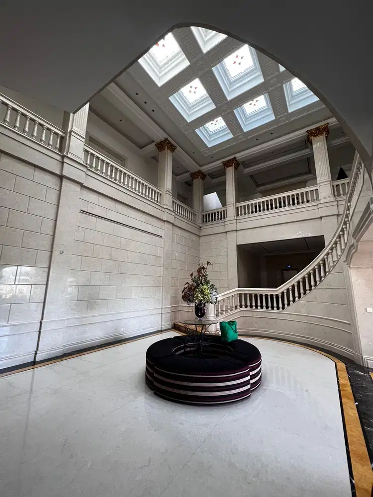 Rumah PIK 1 Ebony BGM Mewah luas 1.100m2 View Danau 80M bs KPR