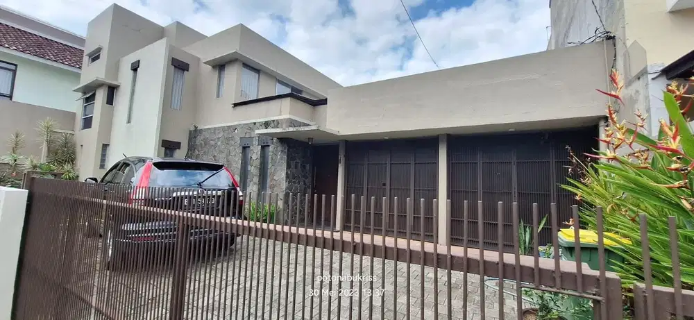 Rumah di lokasi strategis di Cigadung Bandung utara