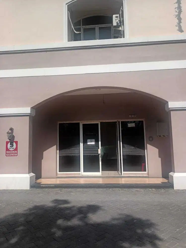 Ruko 3lt siap pakai di bawah apartemen Gading Mediterania - Kelapa Gdg