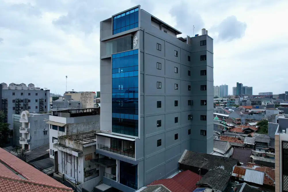 Gedung kantor dan gudang warehouse modern di Karang Anyar - Jkt Pusat