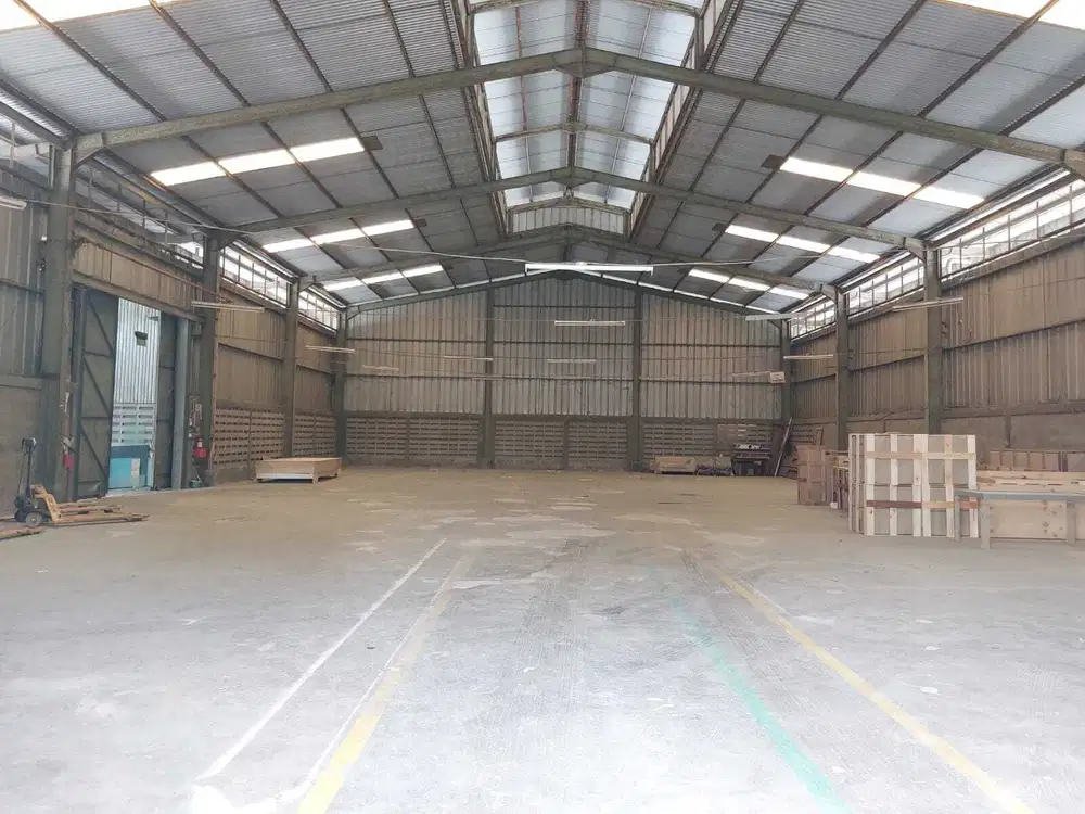 Disewakan gudang bagus di Narogong dekat tol, Bekasi Barat