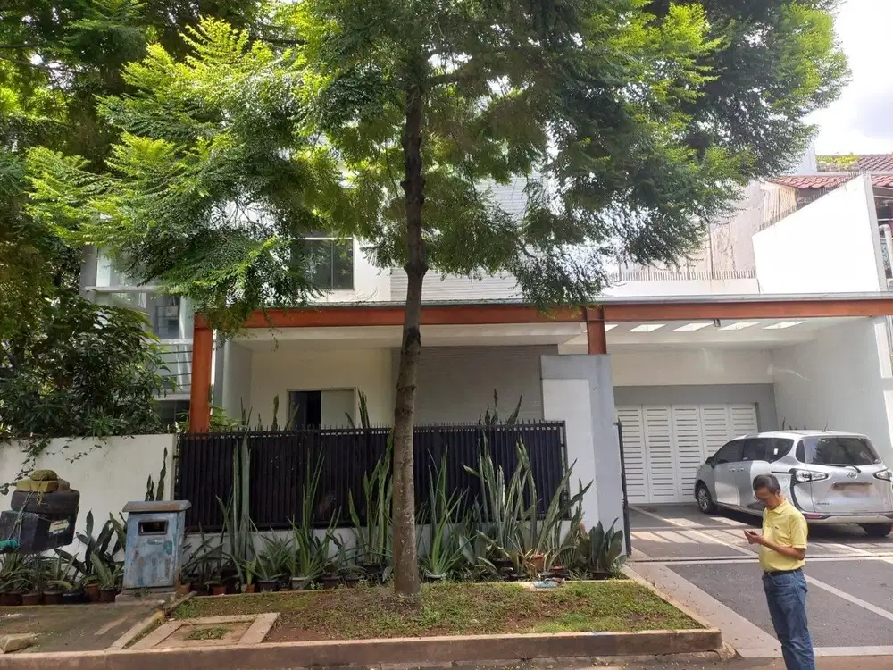 Rumah Hoek 2Lt di Kencana Loka BSD, Hanya 5 Menit ke Stasiun Rawa Buntu