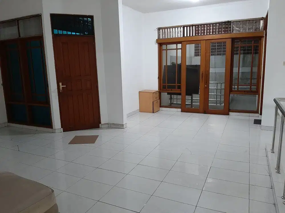 Dijual Rumah Siaphuni Diintercon Kebon Jeruk Jakarta Barat