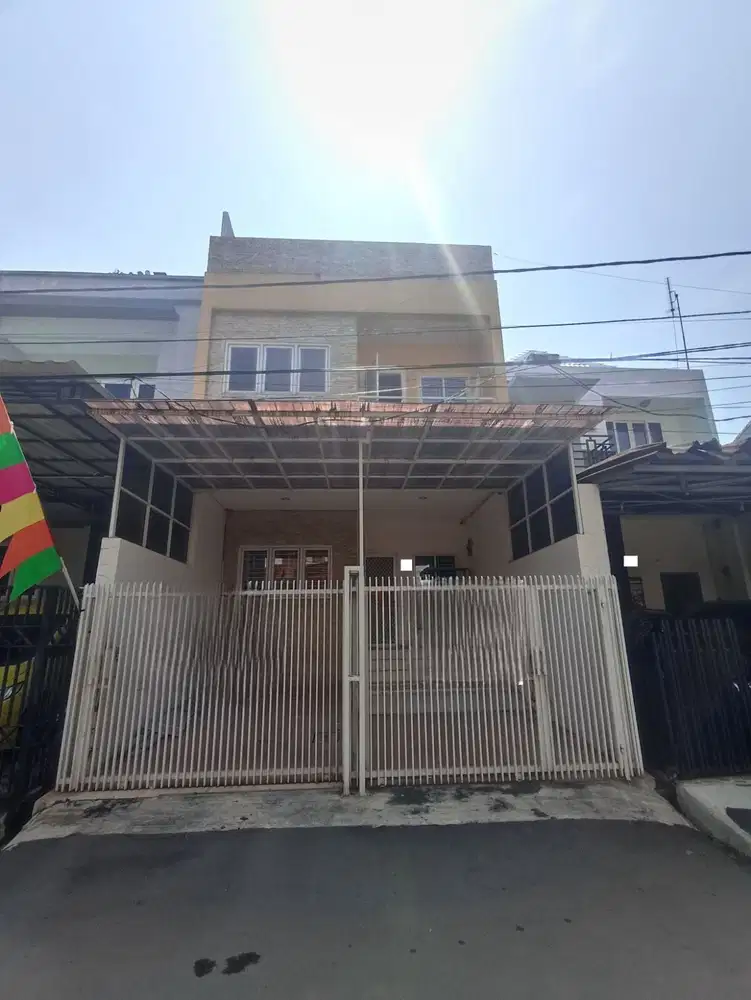 Jual Rumah Minimalis 2 Lantai di Kopyor, Hadap Selatan – Rp2,6M Nego