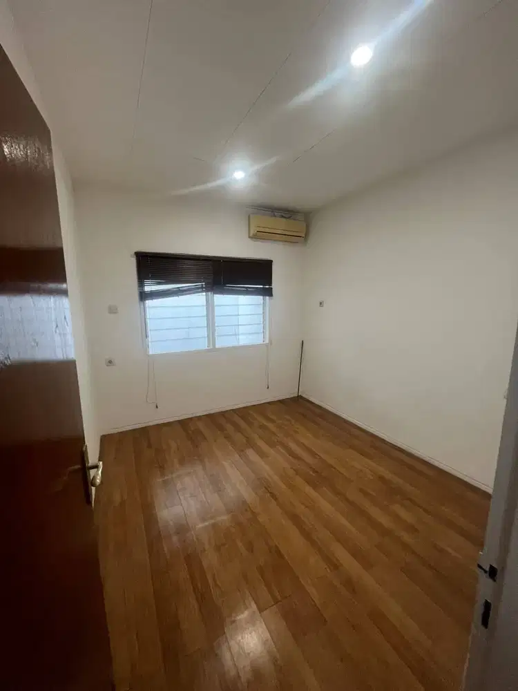 Disewakan rumah siap huni 2Lt di  kelapa gading ,Jakut