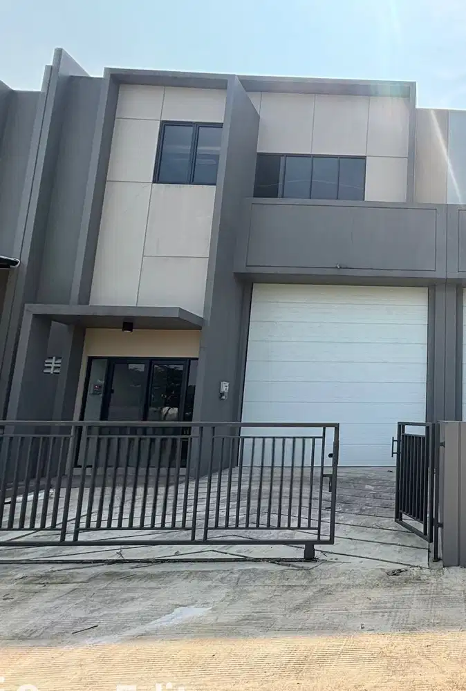 Di Sewakan  Gudang Taman Tekno X Gudang Baru serah terima