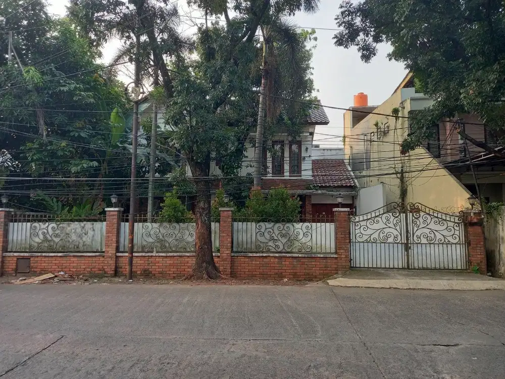 Rumah 2Lt Dengan Private Pool di Kemang Selatan Cipete Selatan
