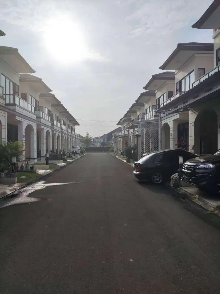 Dijual rumah 2lt semi furnish renov murah banget, siap huni Lavon 1