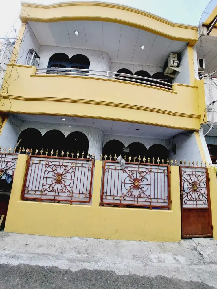 Dijual Rumah Lokasi Strategis, Nyaman di Tanjung Duren Jakarta Barat