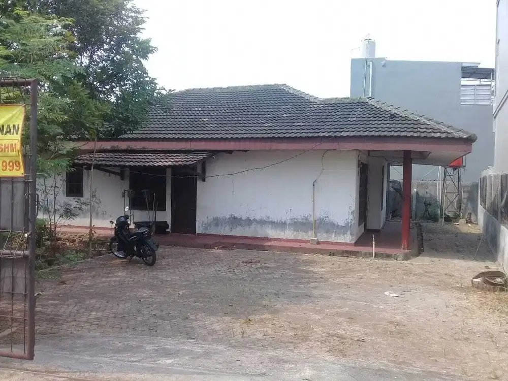 Rumah halaman luas dijual di Jatimelati Pondok Melati Bekasi