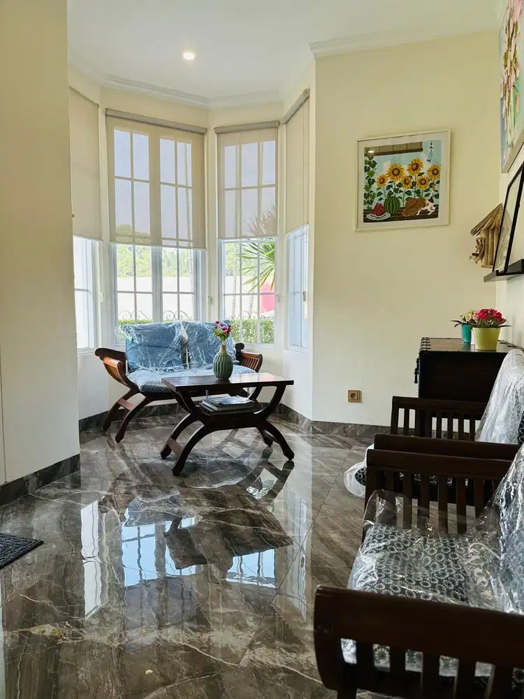 DiJual Rumah mewah siap huni diTaman Himalaya Lippo Karawaci Tangerang