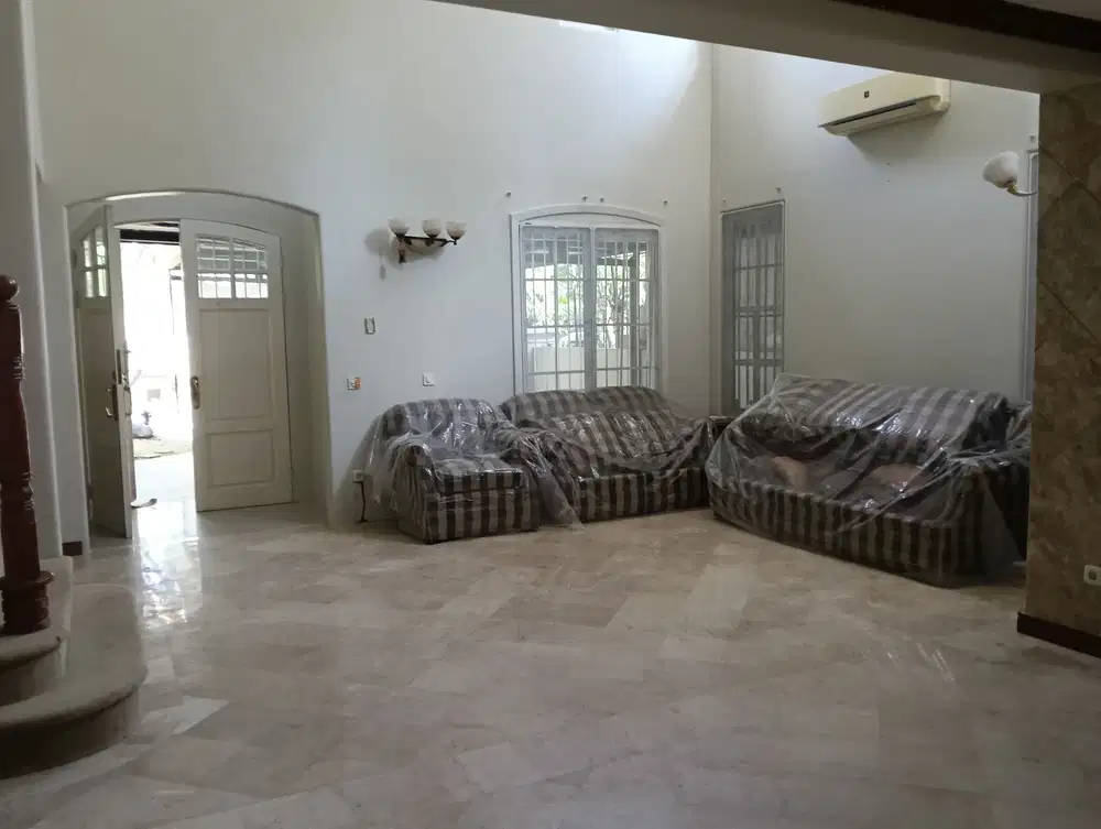 Dijual Rumah rapi di taman golf lippo karawaci