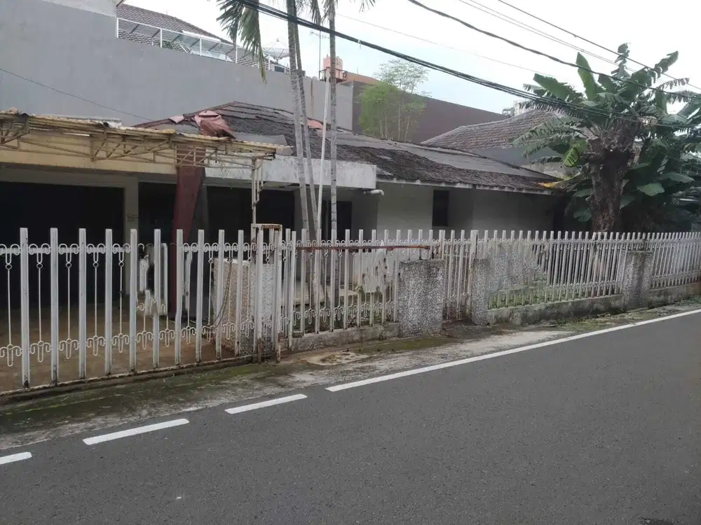 Rumah lama hitung tanah di Cempaka Putih ,Jakarta Pusat