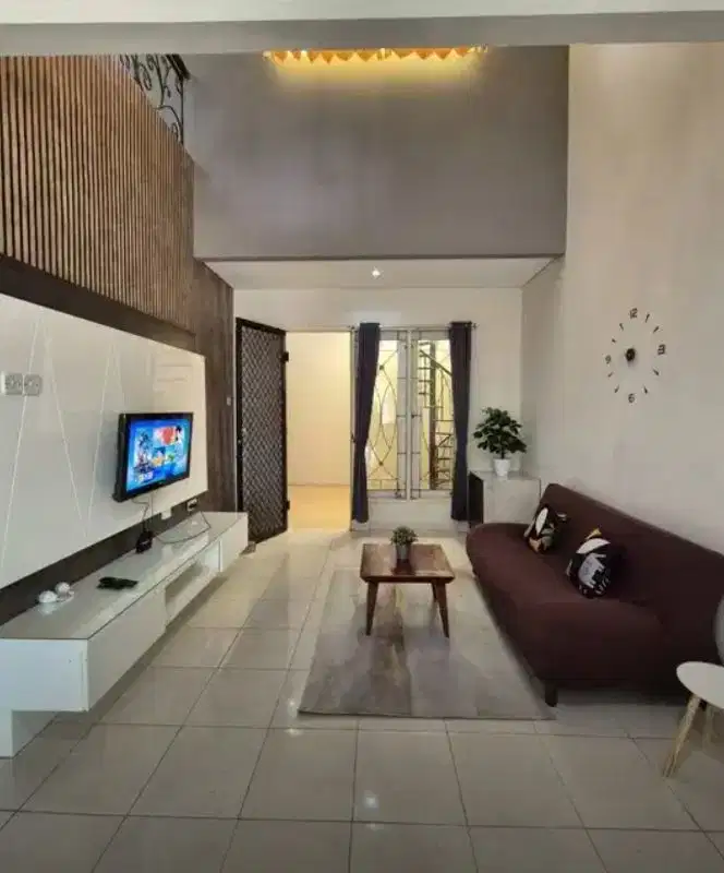 sewa Laguna Pakuwon city, 180m2 furnish bersih. san antonio, diego