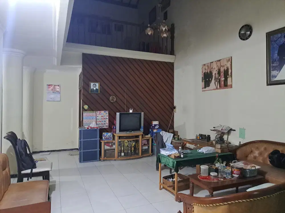 Rumah Asri Pandugo 2 lantai