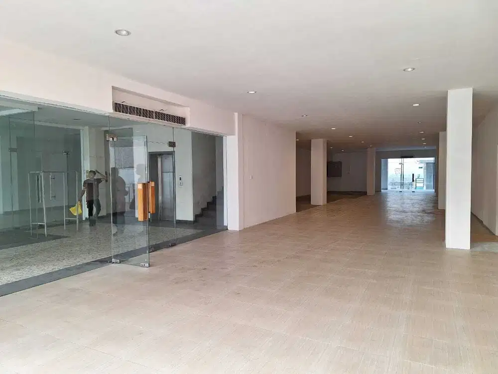 Sewa Gedung Hayam Wuruk Kota Parkiran Luas ada Basement