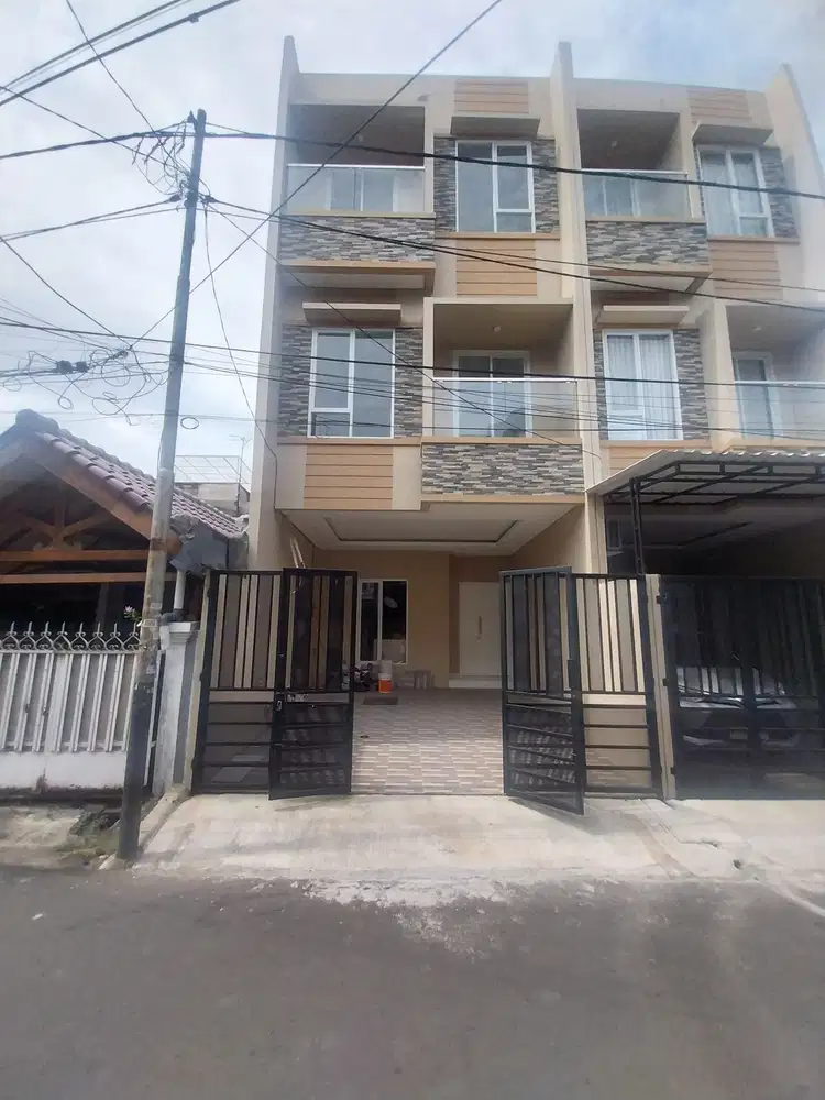 Rumah Baru di Tomang Jakbar Minimalis Style