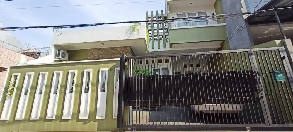 Rumah murah di Taman Ratu sangat terawat siap huni dan istimewa