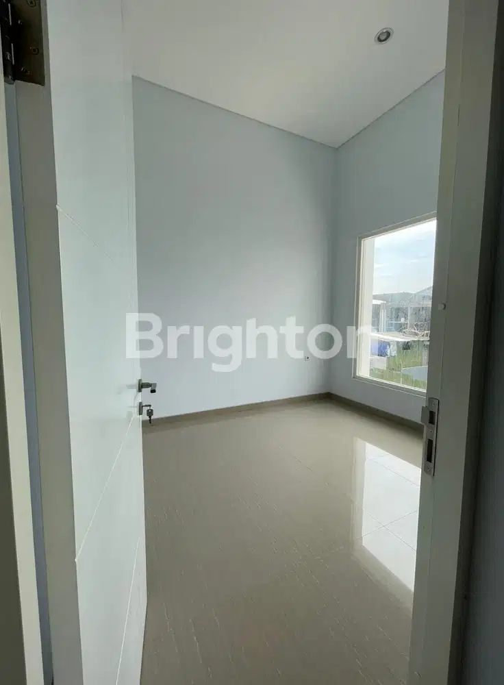 Rumah Mewah Pakuwon City Surabaya Ada Taman Depan Dan Belakang