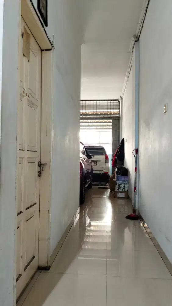 Rumah 3 lantai cocok.untuk tinggal dan usaha