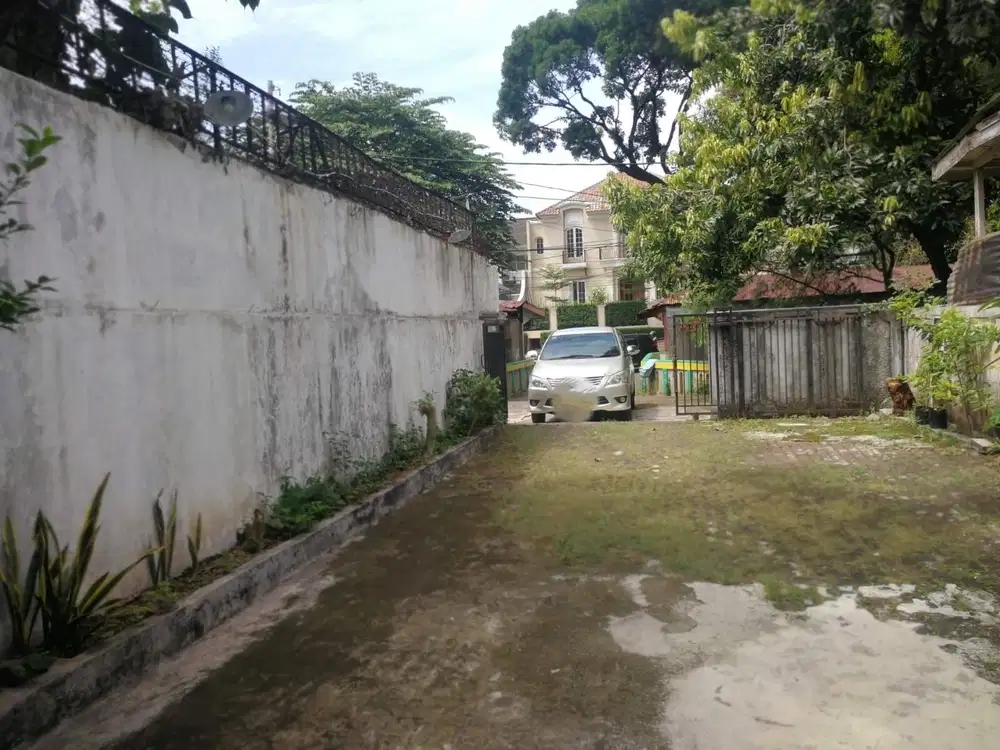 DIJUAL RUMAH TUA HITUNG TANAH DI MENTENG, JAKARTA PUSAT