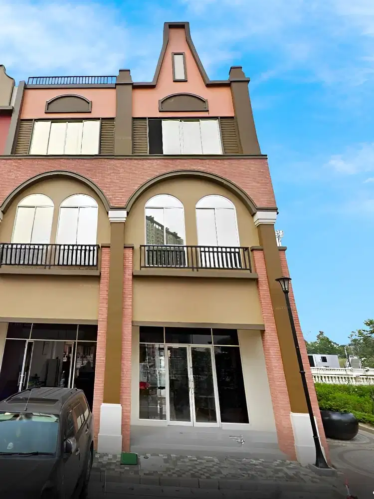 Ruko La Riviera 3lt luas 5x12 60m hoek 2 muka PIK Pantai Indah Kapuk