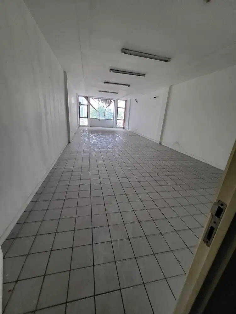 ruko 3lt strategis di Bulevar Barat - Kelapa Gading Jakarta Utara