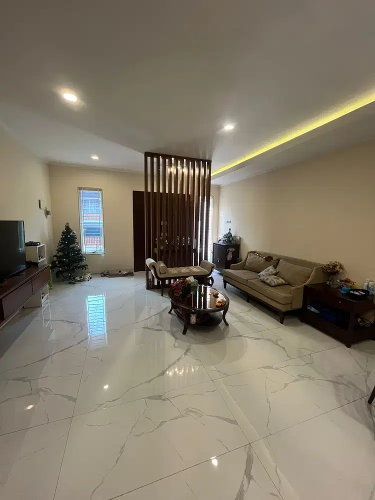 Disewakan Rumah Layar Permai PIK 8x15, semi furnish, siap pakai