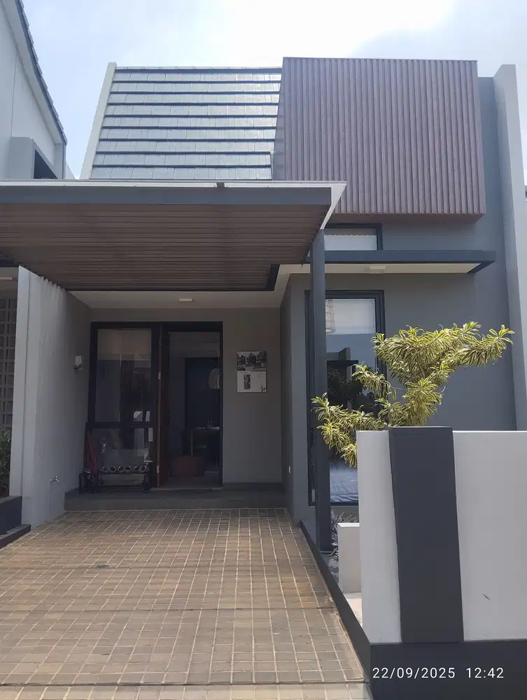 Hunian sangat strategis dekat st. Rawa buntu