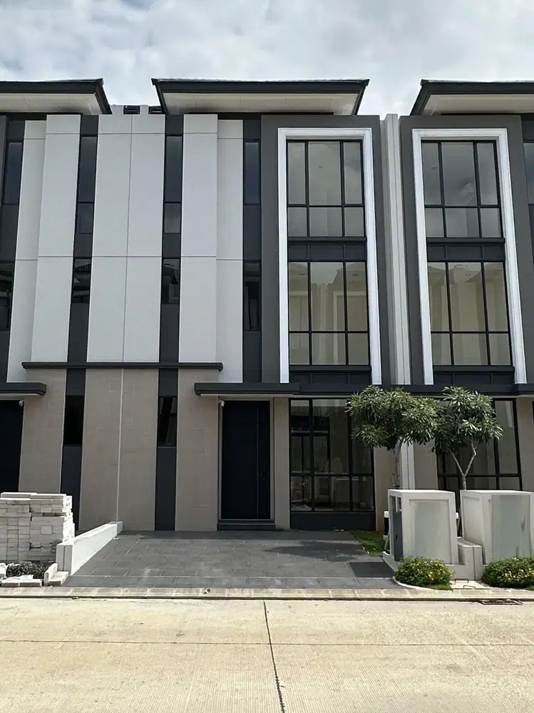 Rumah 3lt 7x14 98m 3+1KT Cluster Sentarum Asya JGC Jakarta Garden City