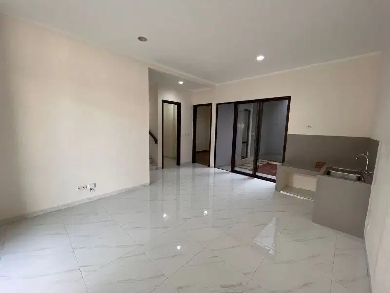 Disewakan Rumah 2 Lt di survana Sutera