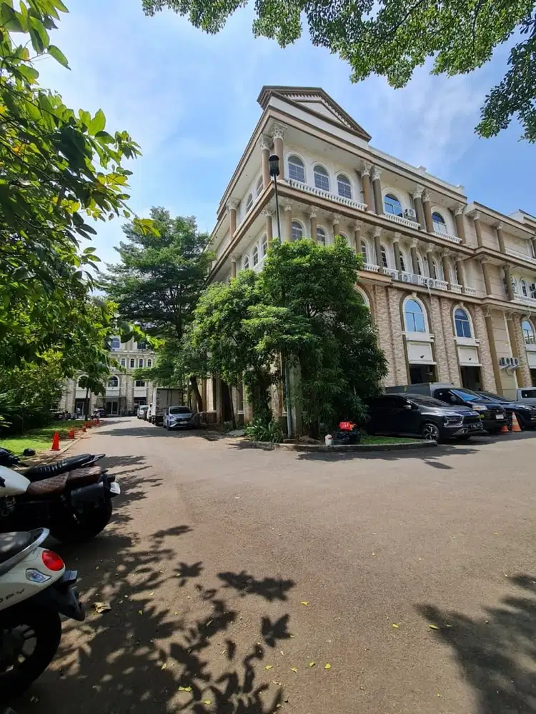 Ruko 3.5 Lantai Hoek Siap Pakai – Sentra Niaga Green Lake City