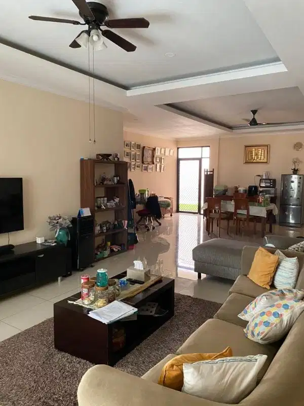 Dijual Rumah di Pinggir jalan raya, dekat dengan stasiun Sudimara