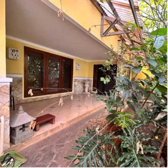 Rumah Shm Terawat Furnished Di Cempaka Putih Barat