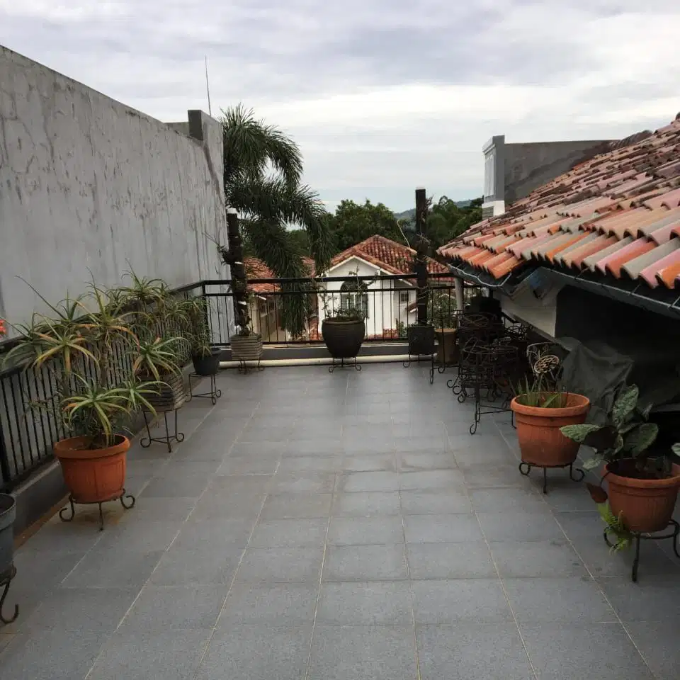 Rumah cantik siap huni dekat club house di Delatinos BSD City