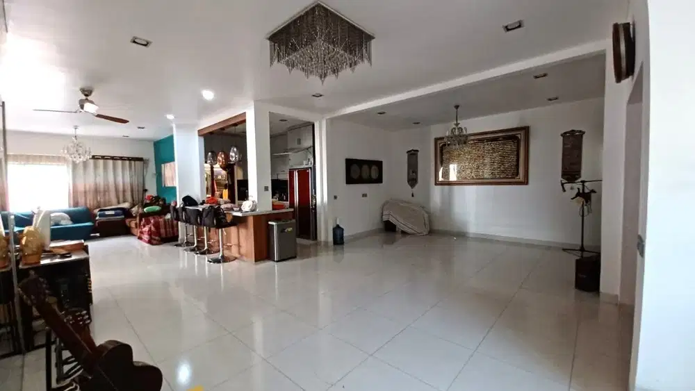 Rumah hoek 2lt 237m type 3KT Cluster Cassia JGC Jakarta Garden City