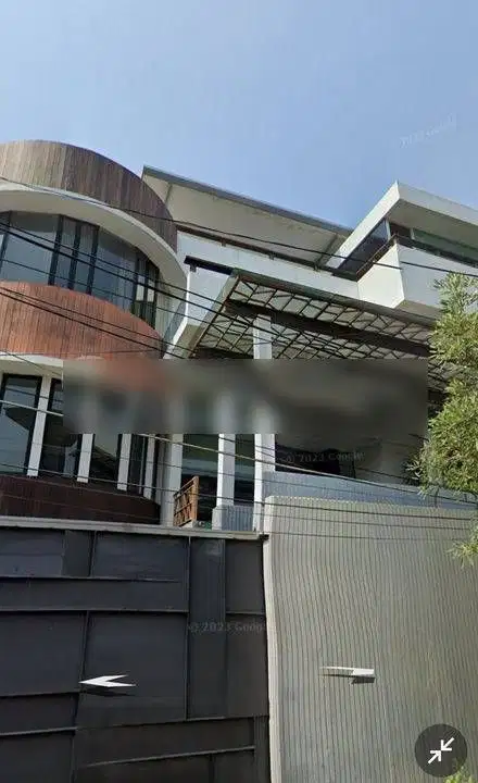 Rumah Pluit 4 lantai Besar mewah dan Hoek siap Huni