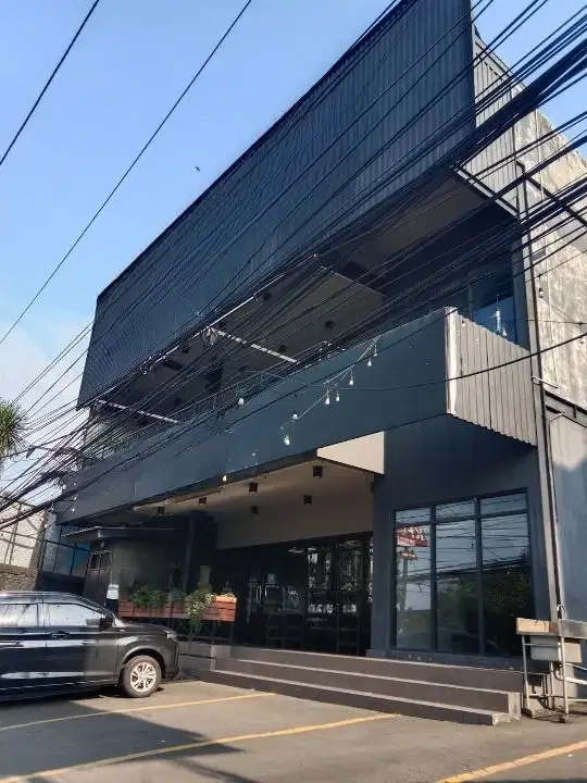 Di sewakan bangunan ex resto jl alternative cibubur