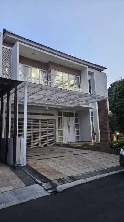 Rumah Keren Hook  di Cluster  Clover Grand Orchard, Kelapa Gading