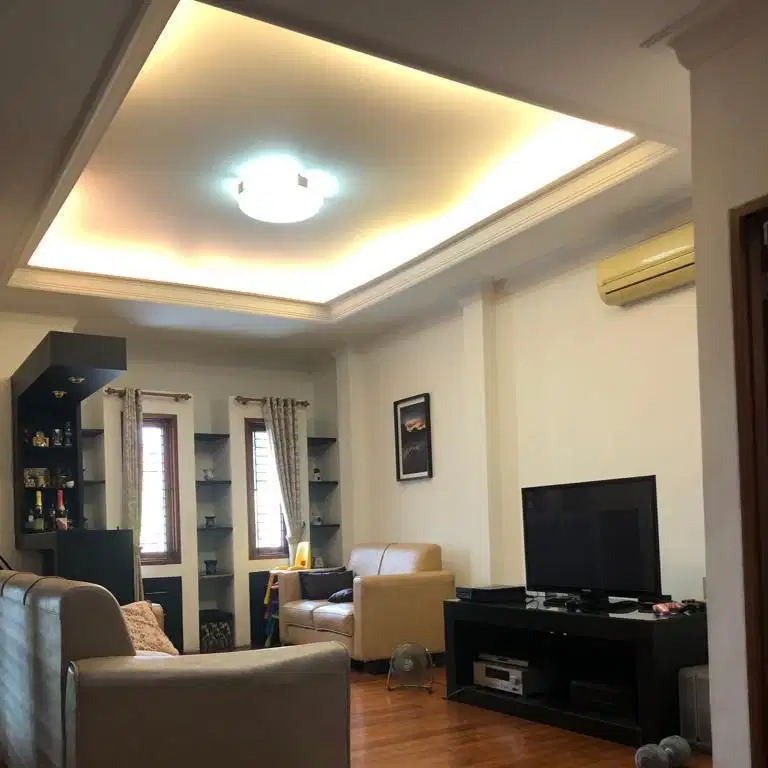 Dijual Rumah di Puri Indah