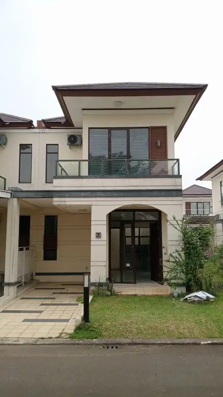 Disewakan rumah Hoek enchanta lavon