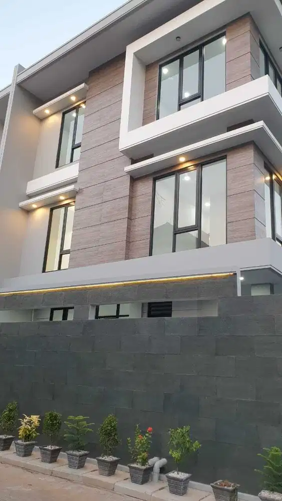 Jual Cepat Rumah Hoek Brand New Siap Huni di Taman Permata Sunter