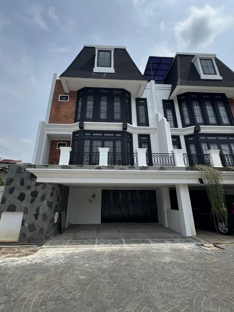 Rumah Mewah Hoek 9x14 4KT  Cluster Baliman Green Andara Residence