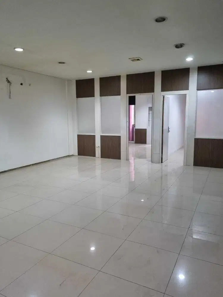 Ruko bagus bebas banjir di Kirana Boutique Office - Kelapa Gading