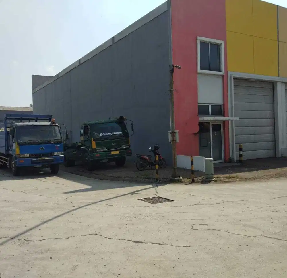 Dijual cepat Gudang di Bizpark Green Sedayu Cakung. Jakarta Timur.