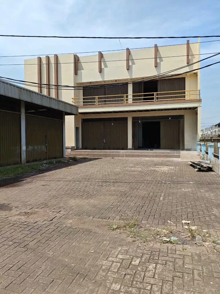 Gudang siap pakai di pinggir jalan raya gatsu jatiuwung tangerang