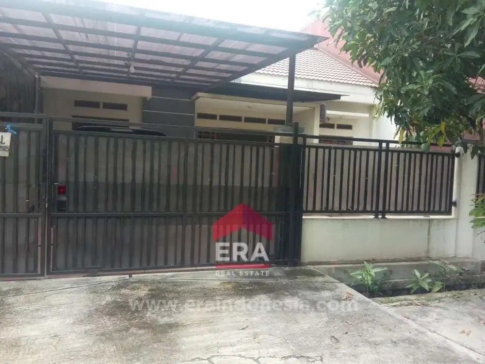 Rumah di Interchange (Perumahan Graha) Karawang